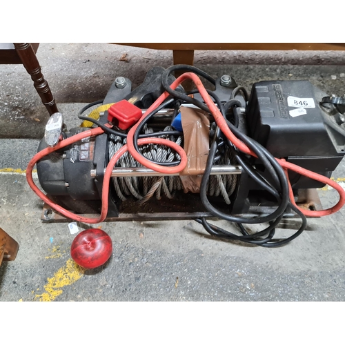 846 - Star Lot : A Superwinch electric hydraulic winch With Steel cable. Similar retailing for €350.00 on ... 