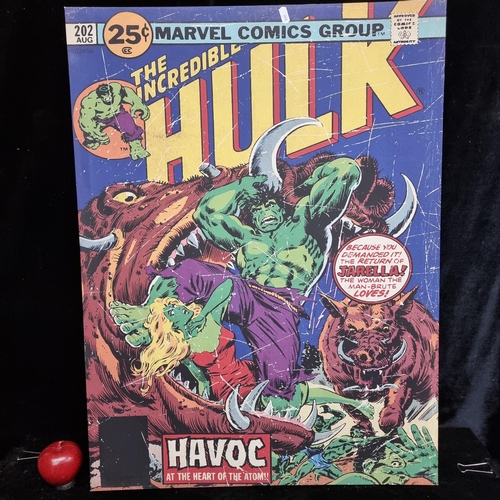 104 - A cool large canvas print of a Marvel Comic front cover featuring 'The Incredible Hulk'.
MM: 62cm x ... 