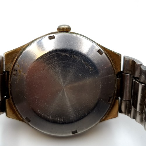 906 - A very unusual vintage Wittnauer of Geneve, Switzerland automatic 17 jewel wrist watch, featuring da... 