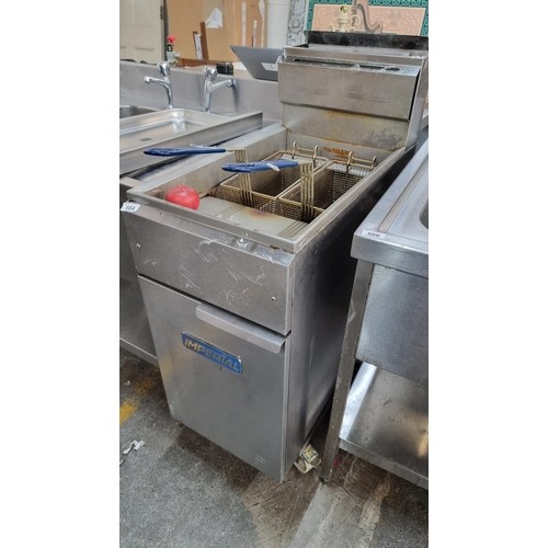 1041 - Star Lot - A Commercial quality Imperial branded deep fat fryer. A stainless steel twin basket model... 