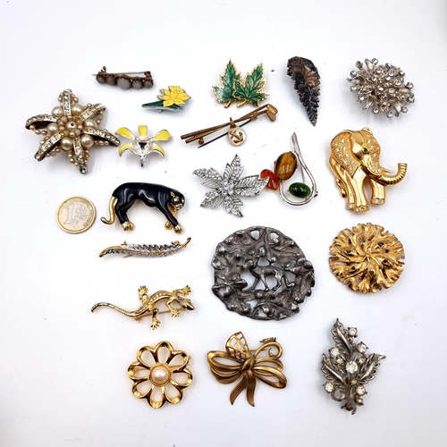 A collection of 18 Brooches consisting of jewelled, pearl together with enameled examples. All pins intact. Brooches as per photograph.