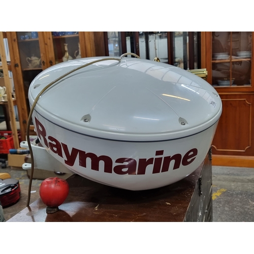 750 - Star Lot : A Raymarine RD218 2kW 18