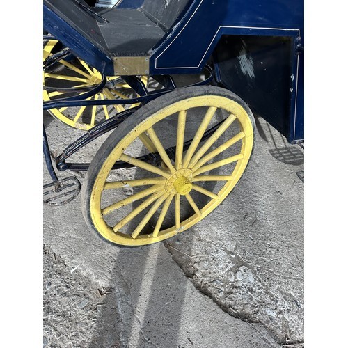 1037 - Star Lot :  A fabulous 19th century carriage, The kind you might see in central Park. Its a good siz... 