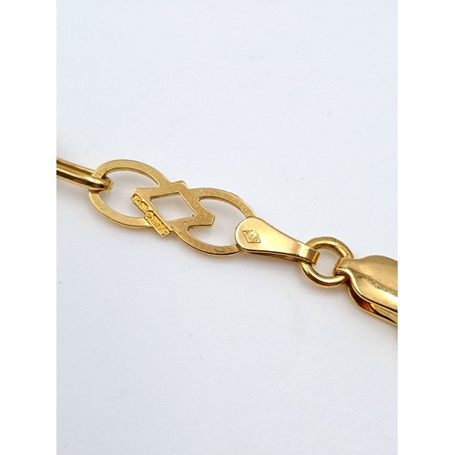 815 - A pretty 9ct Gold Bracelet, weight 3.12gms.