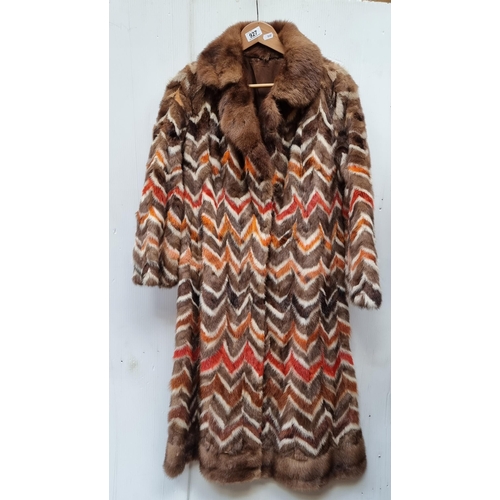 927 - Star Lot : A fabulous vintage ladies chevron pattern mink fur coat. Great weight to this piece. Size... 