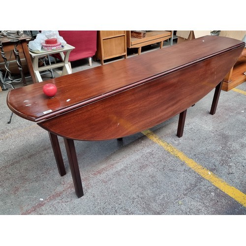 359 - Star Lot : A gorgeous large Red Mahogany 19th century hunt table. H77cm x L210cm x W120cm In lovely ... 