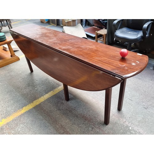 359 - Star Lot : A gorgeous large Red Mahogany 19th century hunt table. H77cm x L210cm x W120cm In lovely ... 