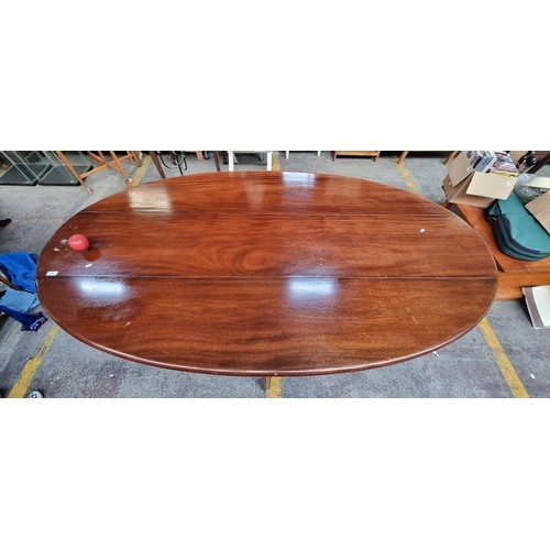 359 - Star Lot : A gorgeous large Red Mahogany 19th century hunt table. H77cm x L210cm x W120cm In lovely ... 