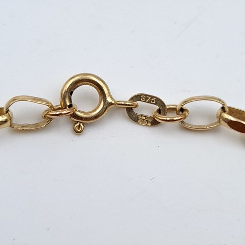 408 - A beautiful 9ct gold link Bracelet, hallmarked gold, weight 3gms.