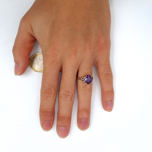 463 - Star lot : A very pretty antique amethyst stone Ring, set in 9k gold (375) with attractive claw moun... 