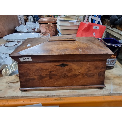 939 - Star Lot : An elegant antique walnut tea caddy featuring two removable compartments inside for tea s... 