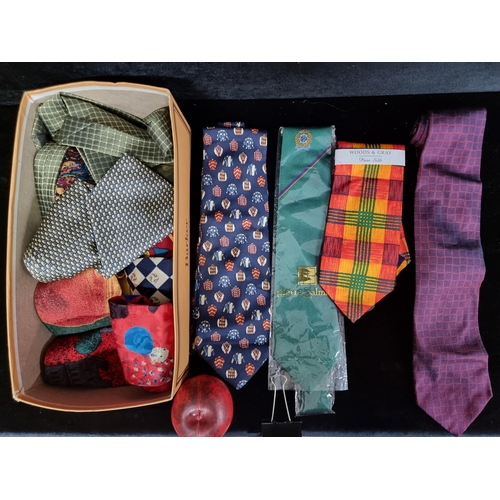 236 - A large selection of designer gentleman's ties. Inc brand new examples with tags and Italian designe... 