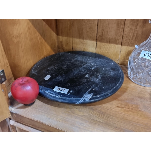 631 - A beautiful solid marble lazy susan / rotating turntable. In very good condition. Great for cake dec... 