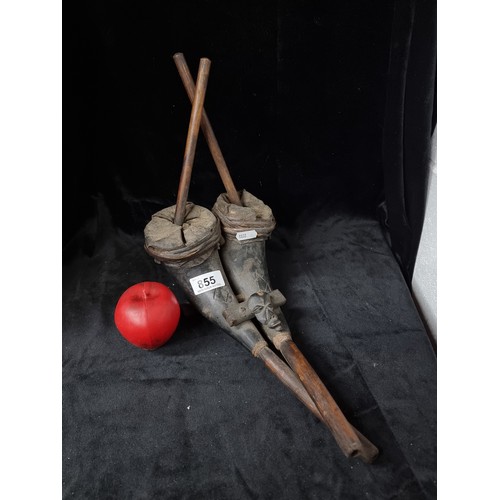 855 - Star lot : A very rare and interesting tribal antique musical instrument we think. We have also been... 