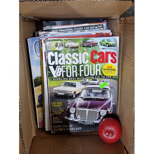 726 - A collection of approx. 30 car magazine publications including 'Classic Cars' and 'Octane'.