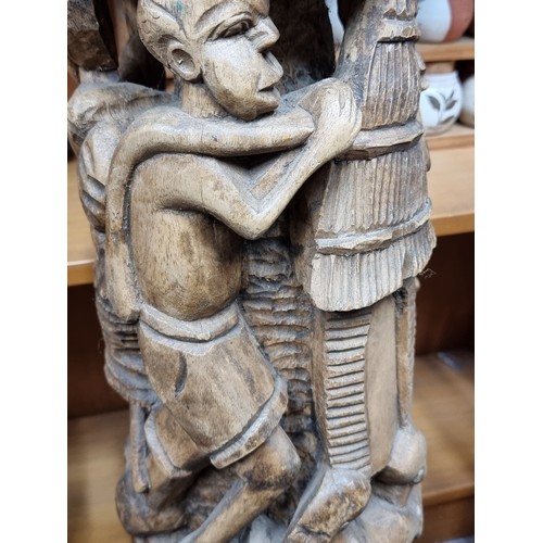 892 - A wonderful large hand carved African statue with beautiful highly accurate intricately carved detai... 