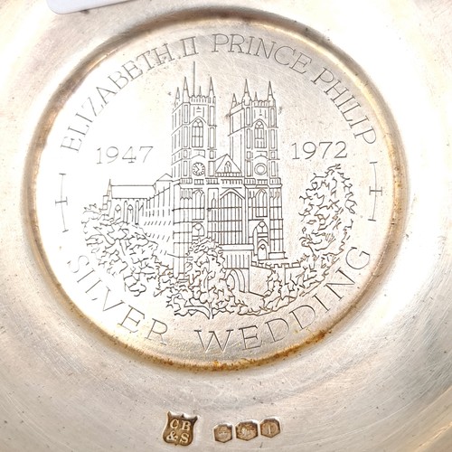 527 - A sterling silver commemorative pin dish with coin base for Elizabeth and Phillip silver wedding, 19... 