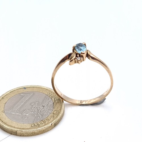 552 - A vintage very pretty 9K gold (marks indistinct) aqua marine gem set ring, ring size Q, weight 1.45 ... 