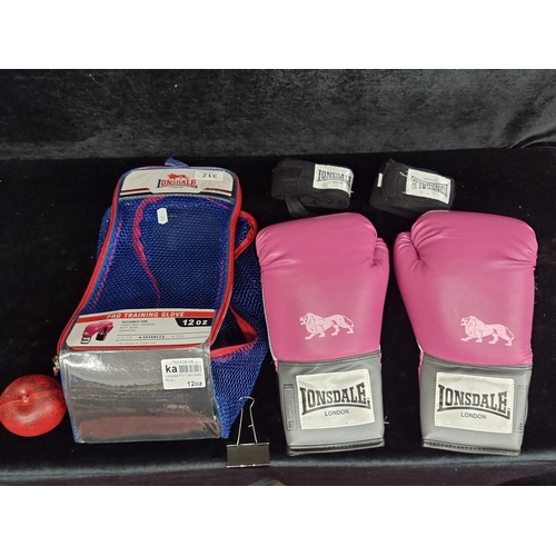 Lonsdale pink cheap boxing gloves