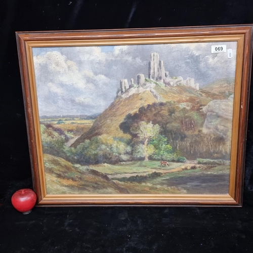 69 - An original Vivian Smythe (British postwar) oil on canvas painting. Featuring the beautiful Corfe Ca... 