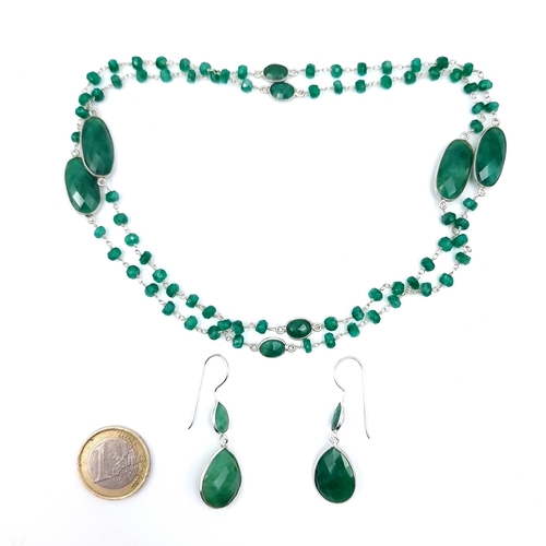 522 - Star Lot : A beautiful fine example of a generous natural Emerald stone necklace, featuring large ov... 