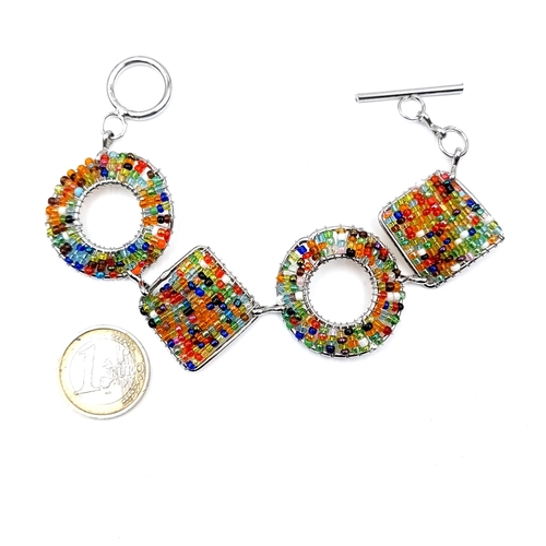 532 - A most attractive multi-coloured bead design with t-bar clasp.