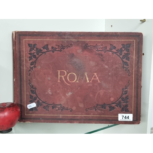 744 - A beautifully presented early 20th Century photo book on the ancient city of Rome.