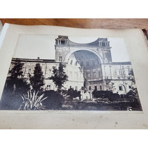 744 - A beautifully presented early 20th Century photo book on the ancient city of Rome.