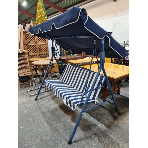 722 - Star Lot : A wonderful Bakaji 3 seater garden swing seat with waterproof roof in blue and white.