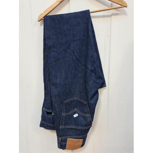 407 - A pair of dark blue Levi 501 jeans size W:34 and L:30. In good condition. With RRP of €110 on levi.c... 