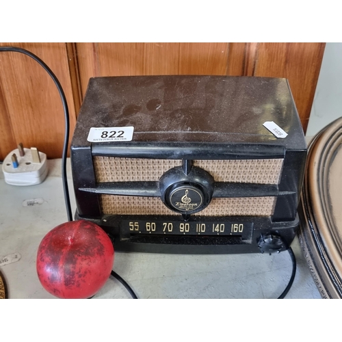 822 - A Stunning vintage 1949 Emerson 587B black AM radio. This is a little beauty nice neat size with ico... 