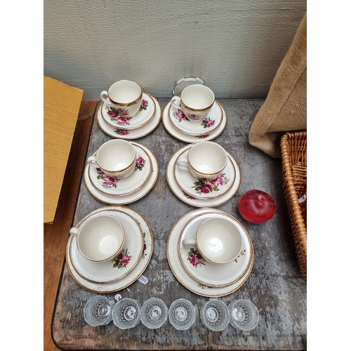 426 - Approx. Seventeen pieces of Irish made Carrigaline Pottery tea set comprising of cups, saucers and s... 