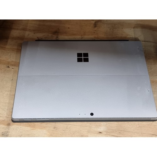 965 - Star Lot : A super Microsoft Surface Pro 6, 8g ram with a 12.5 