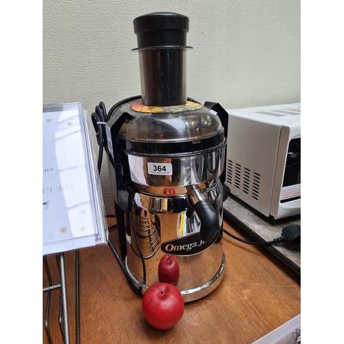 Omega commercial outlet juicer