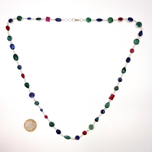 516 - A very good quality necklace set with emerald, sapphire and ruby gemstones, length of necklace 70cm,... 