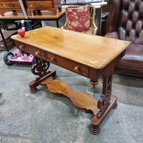 640 - Star lot : An excellent Victorian console table featuring two neatly sized pull out drawers to front... 