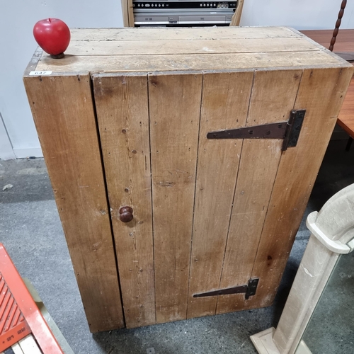 647 - A large Country house pitch pine hand made storage chest featuring three shelves to interior.