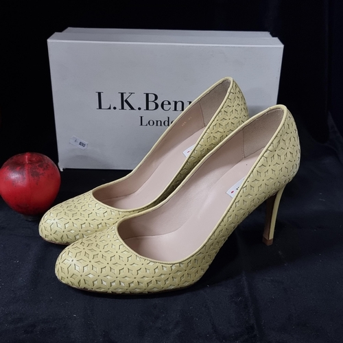 695 - A striking pair of new unworn genuine leather L.K. Bennett London 'Cannes' heels in a lemon yellow f... 