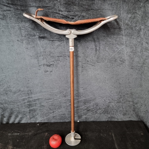 729 - A handsome English made Gamebird shooting stick with a leather seat. Similar with RRP of £59 on game... 