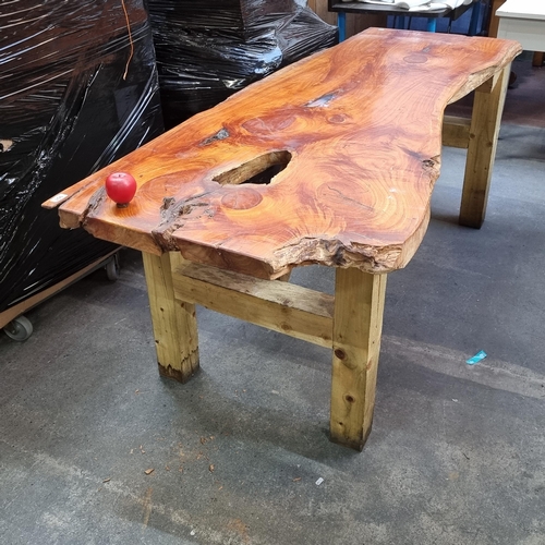 951 - Star Lot : A fabulous long live-edge wood table, displaying a warm natural finish and beautiful craf... 