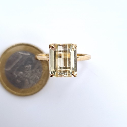 531 - Star lot : A 14K gold citrine stone ring of 3.75 cts, ring size R, weight 4 grams. Pretty ring. Boxe... 