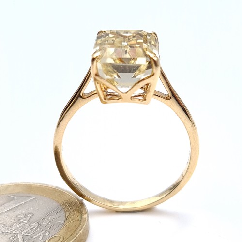 531 - Star lot : A 14K gold citrine stone ring of 3.75 cts, ring size R, weight 4 grams. Pretty ring. Boxe... 