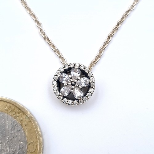 899 - A stunning sterling silver (stamped 925) Pandora necklace featuring a gem-set snowflake pendant. Hel... 