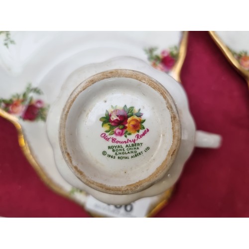 466 - Star Lot : A large and attractive set of Royal Albert fine bone china in the 'Old Country Rose' patt... 