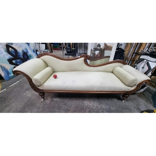 620 - A beautiful original chaise lounge with ornately carved frame and cream damask fabric. Overall in ve... 