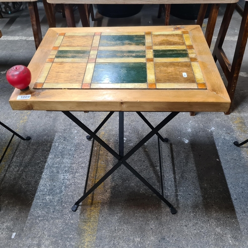 1004 - A stylish fold out breakfast table with a fabulous stained top in a geometric pattern in shades of g... 