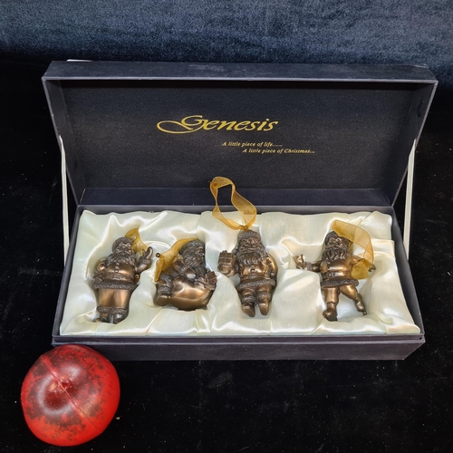 172 - A lovely set of 4 Santa Christmas tree ornaments in a bronze toned finish. With original box. Just i... 