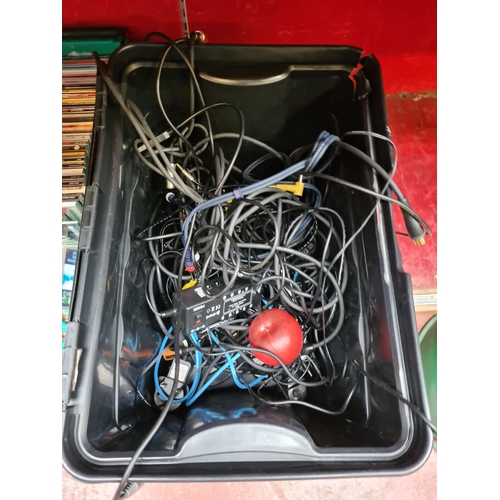 309 - A box containing high quality audio cables from brands such as Roland and D'Addario. Ideal for giggi... 