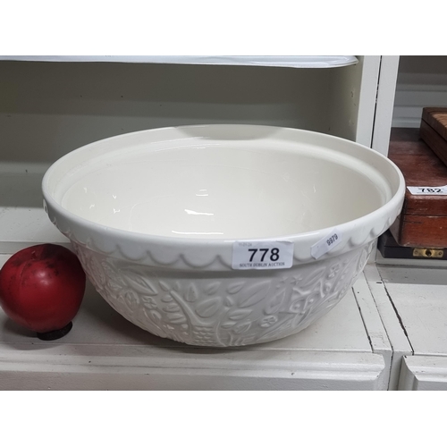 778 - A large ceramic Mason Cash mixing bowl. The mixing bowls have been a classic for Mason Cash for cent... 