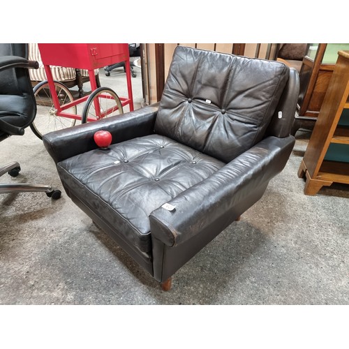 622 - Star Lot : A gorgeous vintage Mid century elegant and comfortable lounge chair in original black pad... 